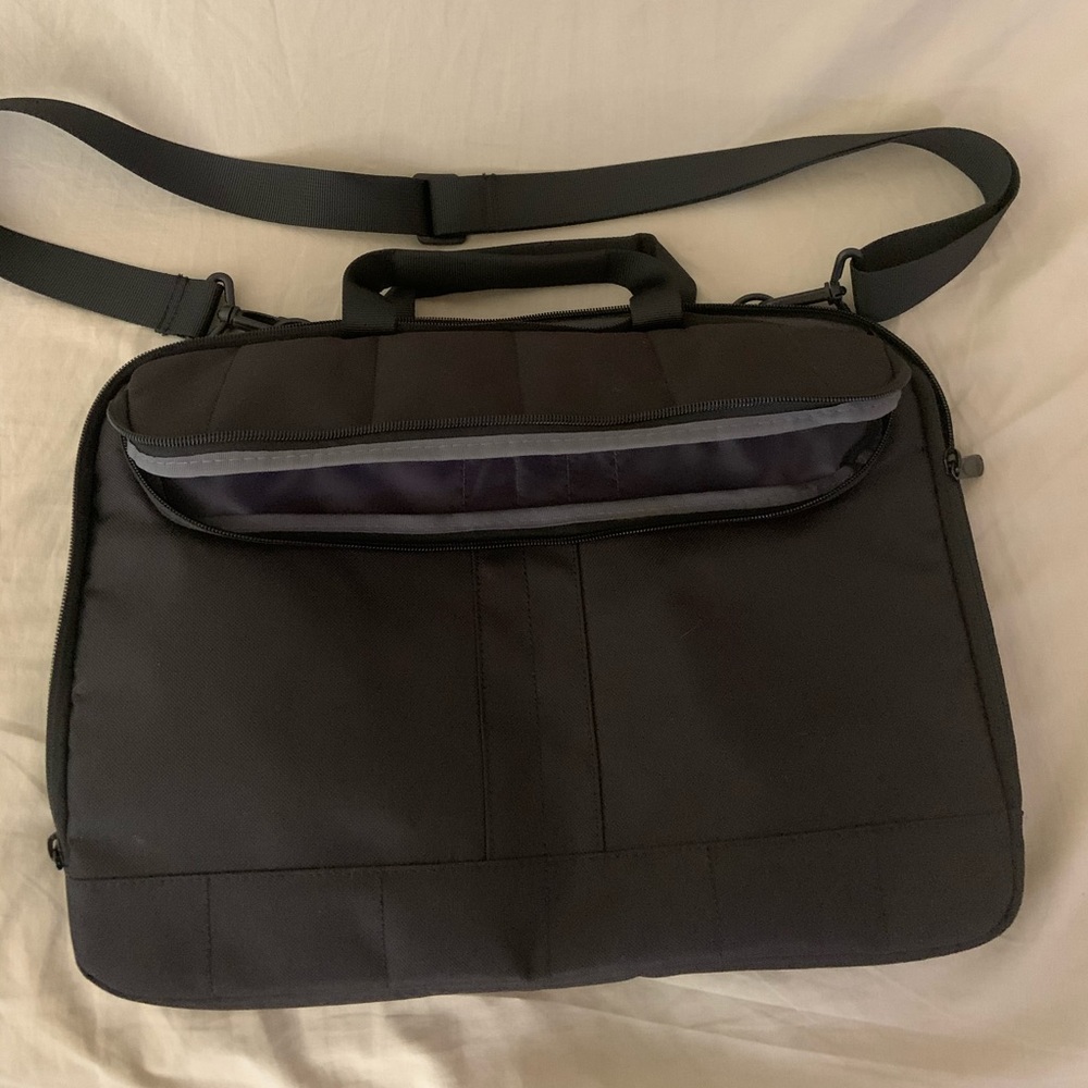 Computer carrying case